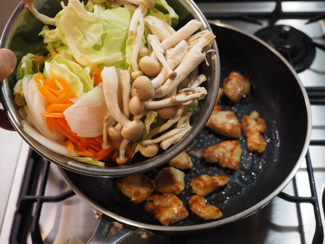 鶏むね肉のメガ盛り野菜炒め021