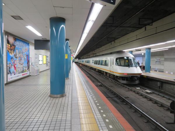 大阪難波駅3