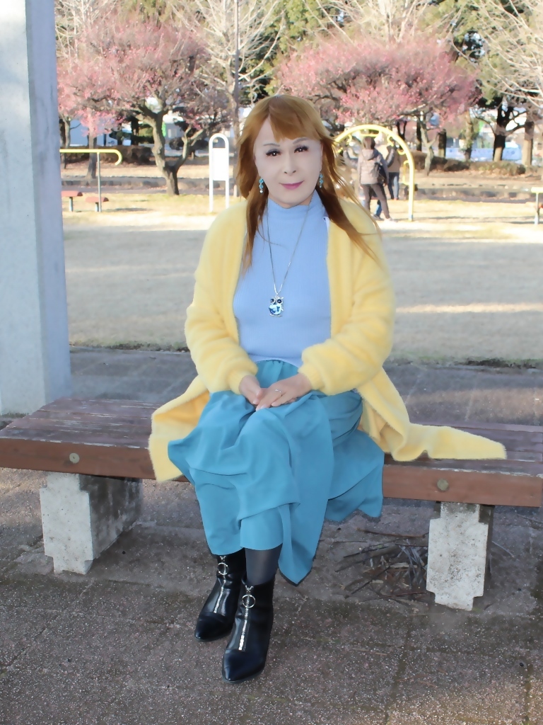 黄色のロングカーディガン水色スカート(8)