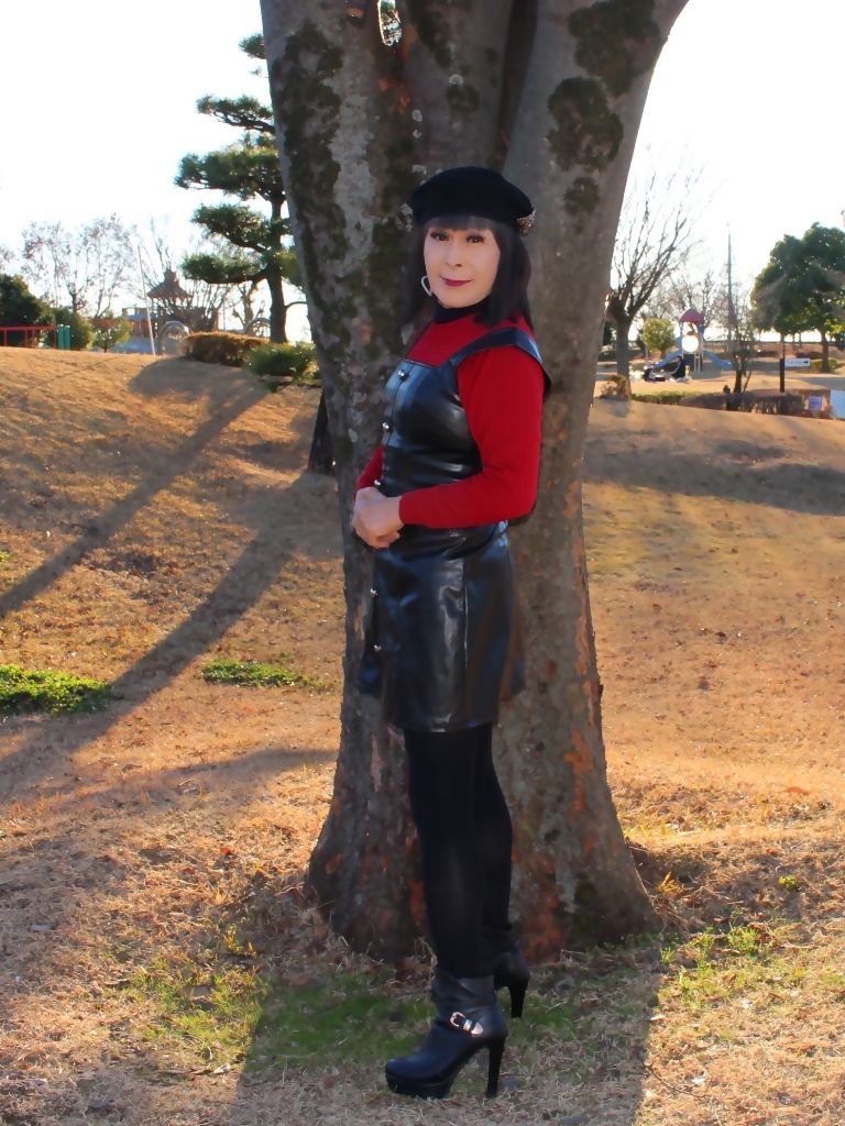 赤セーター黒PUジャンパースカートA(4)
