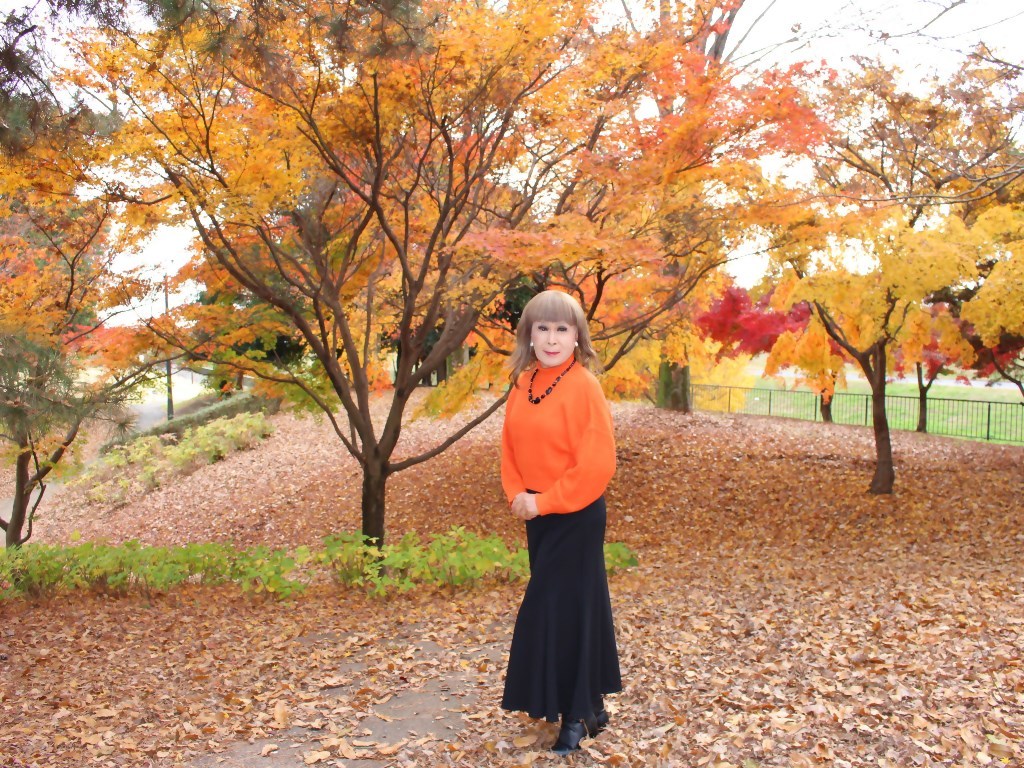 黒マーメイドスカートオレンジセーターA(4)