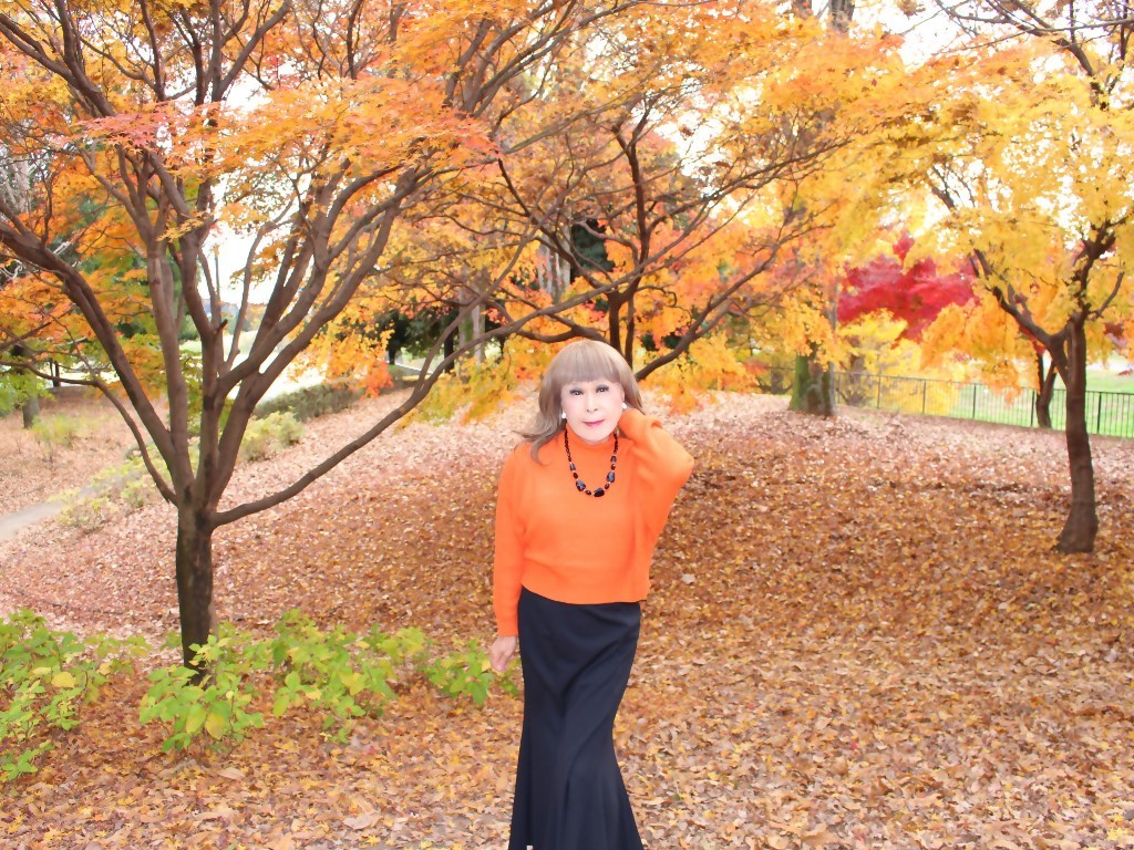 黒マーメイドスカートオレンジセーターA(5)