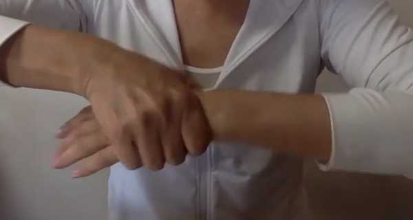 how_to_hand_finger_massage_01115.jpg